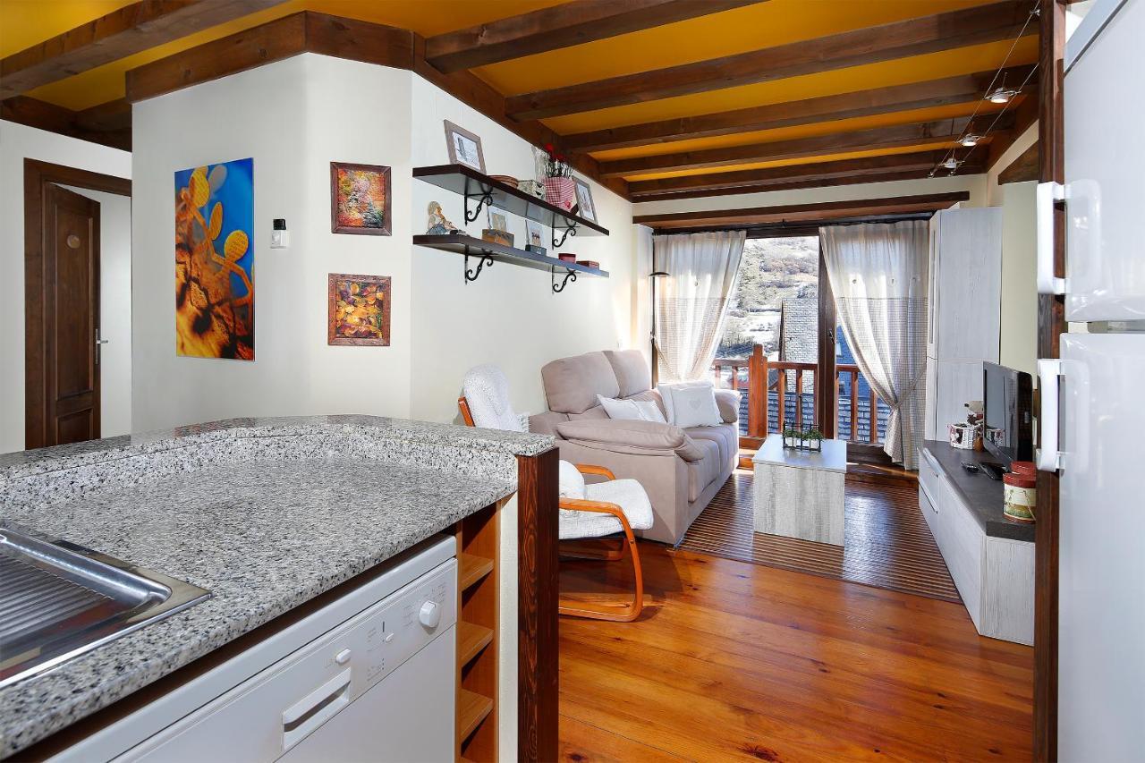 Apartamento La Santeta De Aran เบียญา ภายนอก รูปภาพ