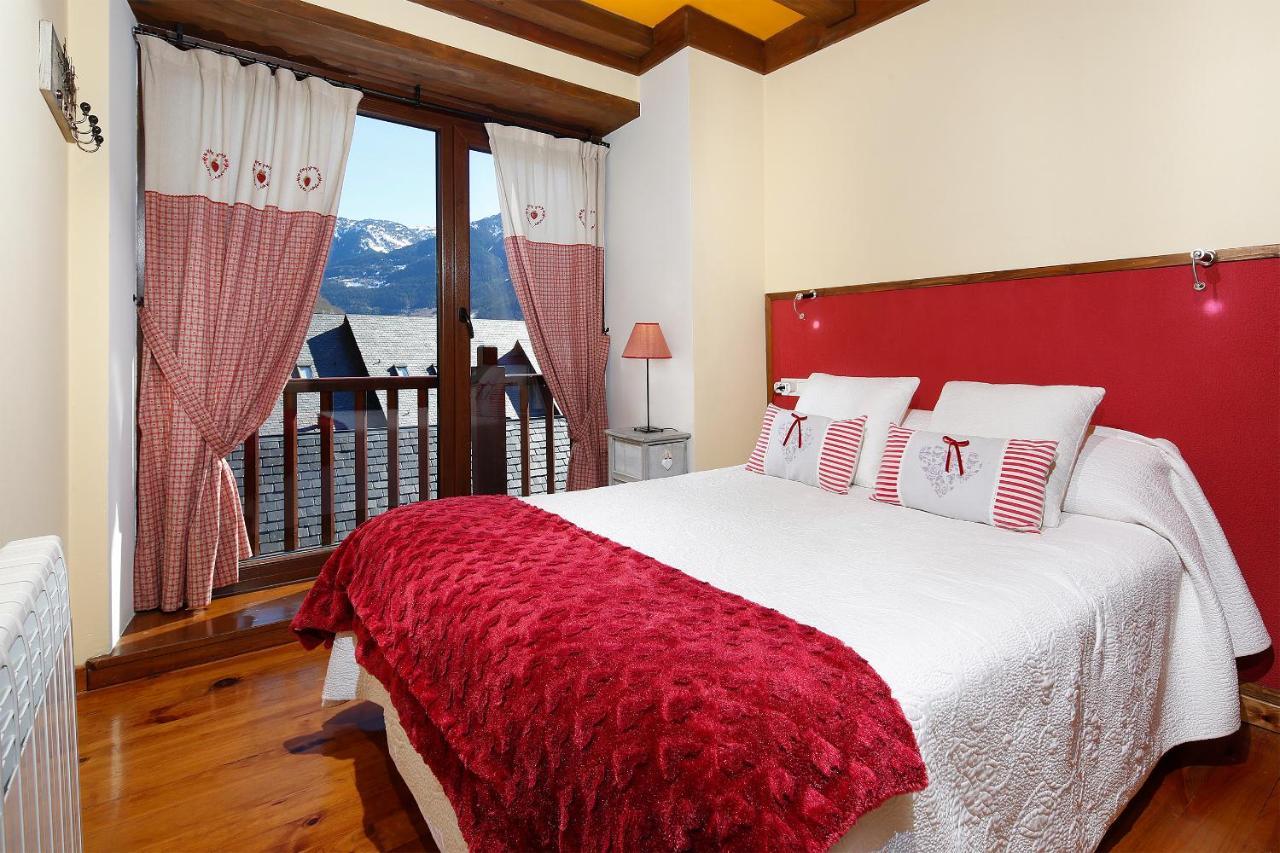 Apartamento La Santeta De Aran เบียญา ภายนอก รูปภาพ